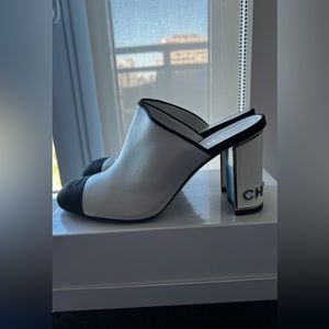 White black CHANEL Mules lambskin/ satin in Euro Size 40